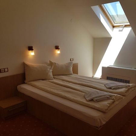 Motel Vector Găeşti エクステリア 写真