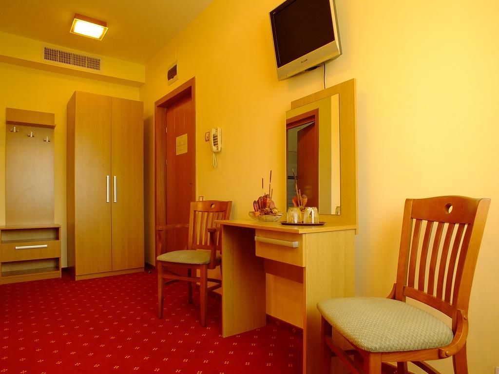 Motel Vector Găeşti 部屋 写真