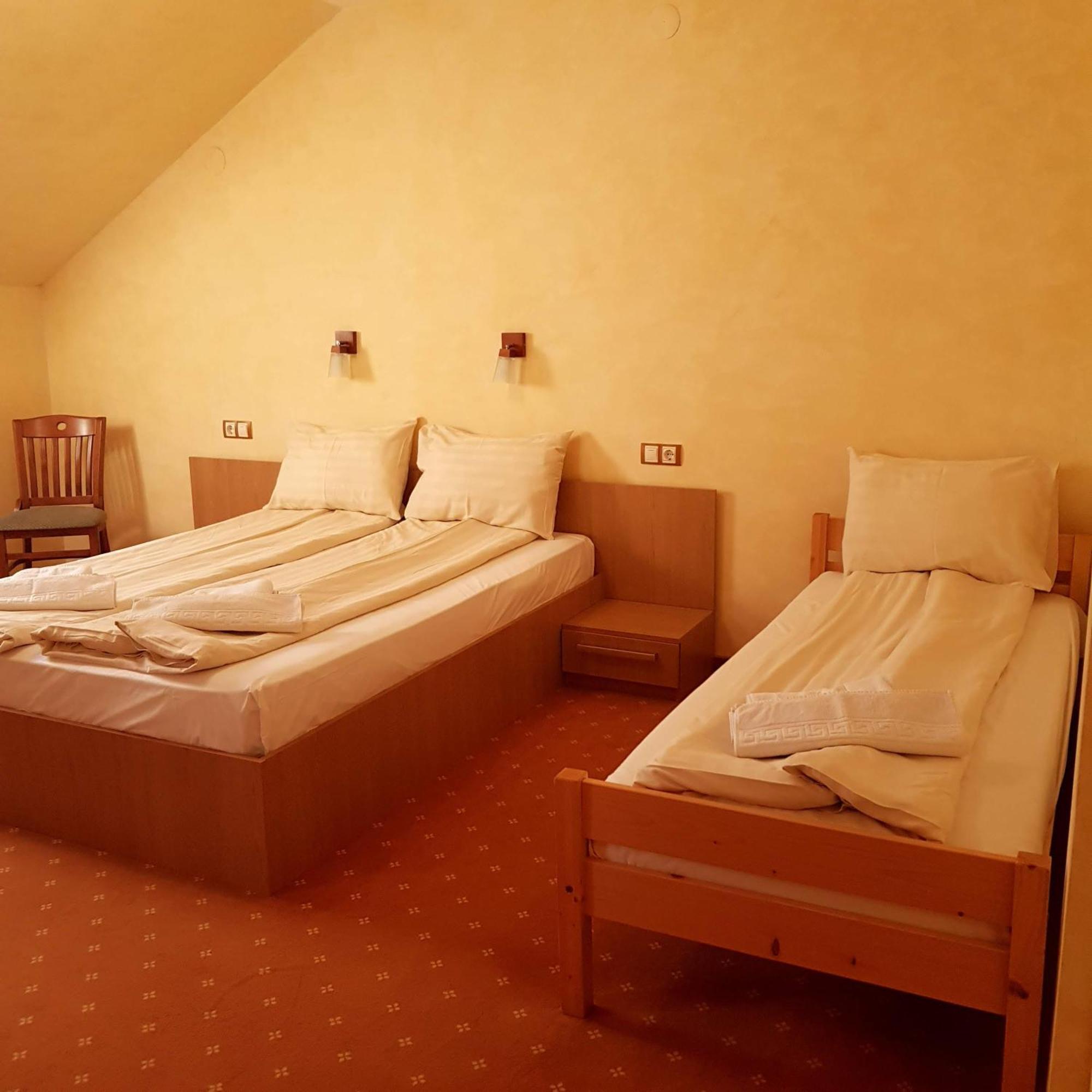 Motel Vector Găeşti エクステリア 写真